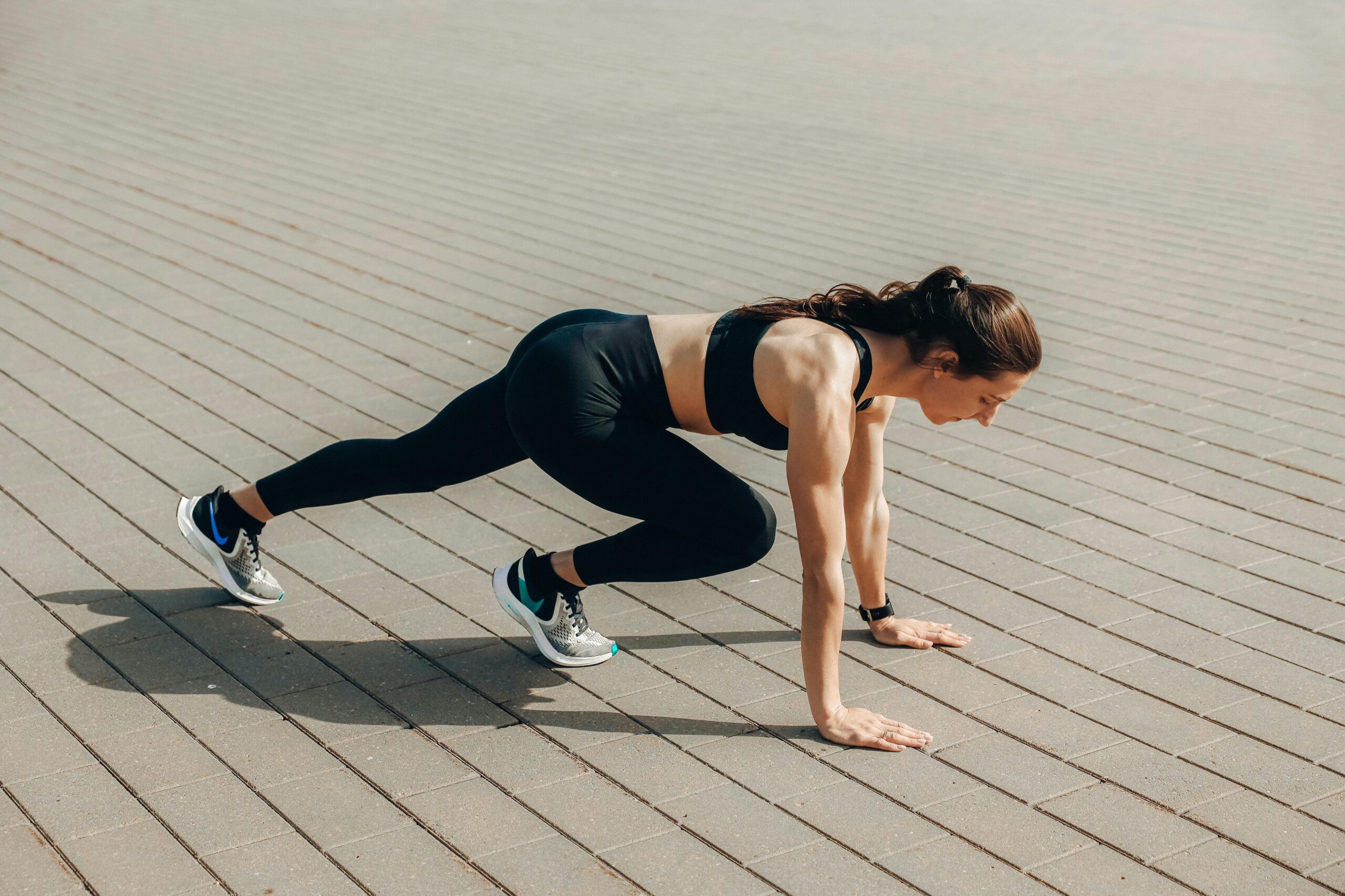 Alo Yoga Warrior Mat in eco-friendly non-slip material – yoga accessories”