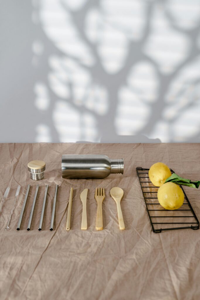 zero waste lifestyle reusable products eco-friendly alternatives